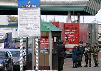 К 2012 году в Украине обещают облегчить процедуру пересечения границы. Фото с сайта ukraine2012.gov.ua