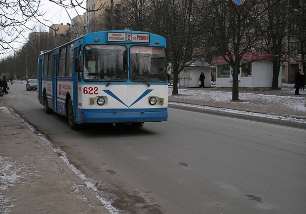 Фото kp.ua. 18-й троллейбус вернули на старый маршрут.