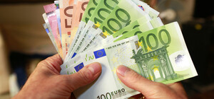 Курс валют в Украине 17 апреля 2024 года: сколько стоит доллар и евро