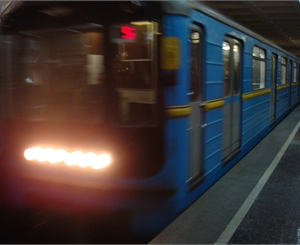 Фото автора. В харьковском метро очередная заминка. 