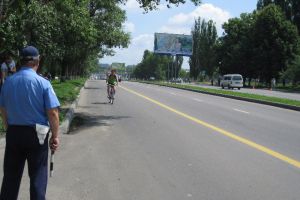 Фото пресс-службы горсовета. В Харькове перекрасят дорожные полосы. 