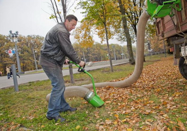 Страна-производитель пылесоса с дробилкой листьев – Словакия. Фото с сайта Харьковского горсовета.