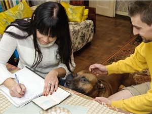Сотрудники коммунального предприятия предупреждают: они за 100 гривен псов и котов не оформляют. Фото с официального сайта Харьковского горсовета.