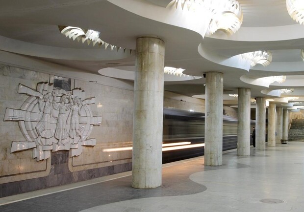 Фото с сайта метрополитена. Пассажиры 10 минут ждали поезда на станции метро "Студенческая" . 