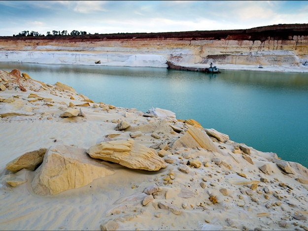 Песчаный кварцевый карьер (Голубое озеро) фото