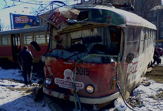 В Харькове сошел с рельс трамвай. Фото пользователя ASP (LEX) из «Харьков Форума».