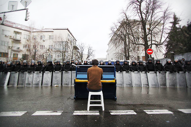 Акция "Пианино для "Беркута"" в декабре прошла в Киеве. Фото предоставлено организаторами. 