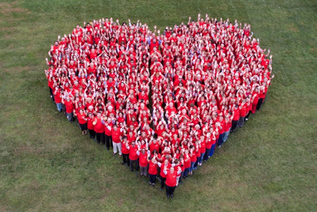 Сердце из людей появится в Харькове 5 апреля. Фото с сайта ogh.org.