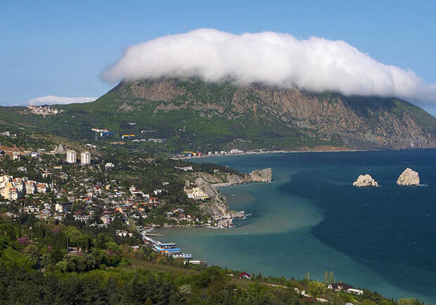 В этом году, говорят эксперты, в Крым поедет немного харьковчан. Фото с сайта lolshit.net.