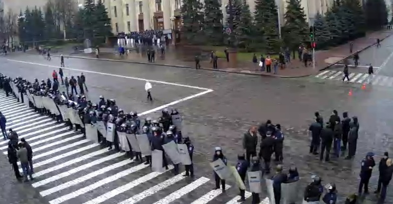Милиция решила не вмешиваться. Фото - marathon. infocity.kharkov.ua