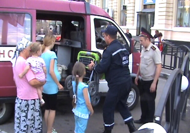 Женщины с детьми заночевали в Харькове. Фото пресс-службы ГСЧС в Харьковской области. 