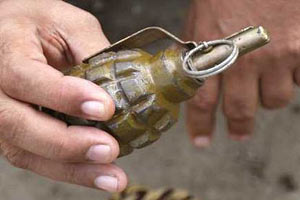 Один боец вез гранату, другой - патроны. Фото с сайта society.lb.ua.