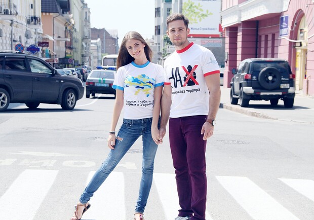 Новость - Люди города - Два в одном: харьковчане покупают  патриотично-веселые футболки и помогают армии