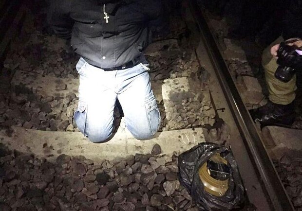 Новость - События - Под Харьковом бывший сотрудник милиции пытался подорвать пассажирский поезд