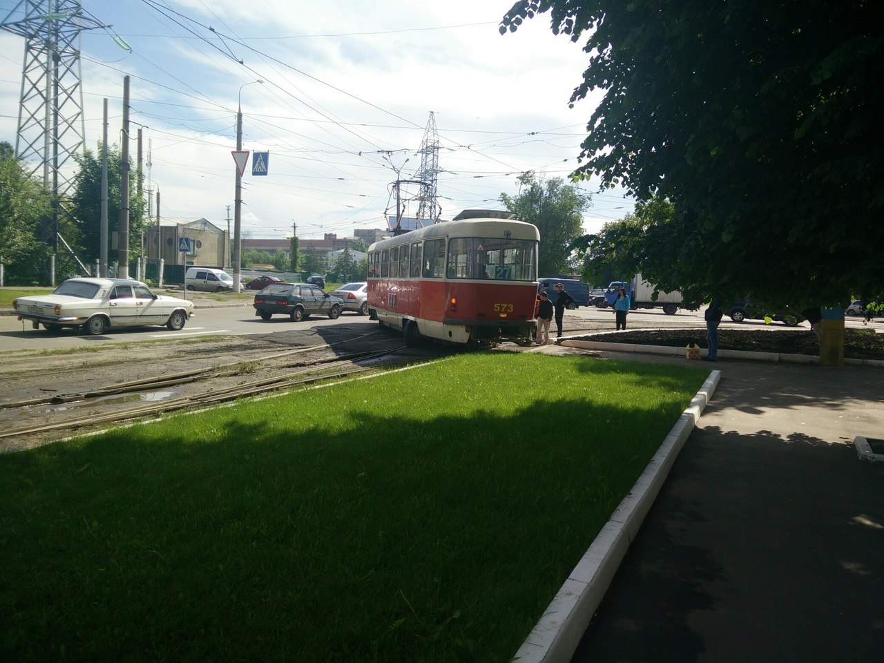 Новость - Транспорт и инфраструктура - На Плехановской сошел с рельсов трамвай