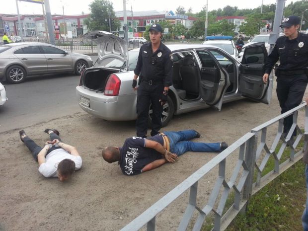 Новость - События - В Харькове полиция устроила погоню за Chrysler с похищенной девушкой
