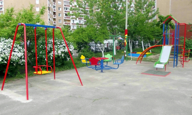 Новость - События - В детсадах Харькова установят новые игровые площадки