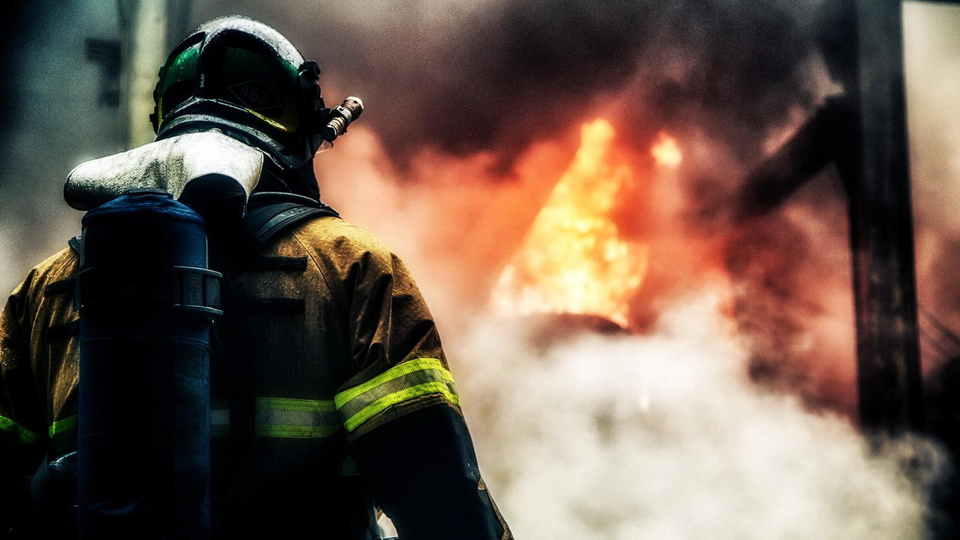 Новость - События - В Харькове пожарные эвакуировали людей из многоэтажки