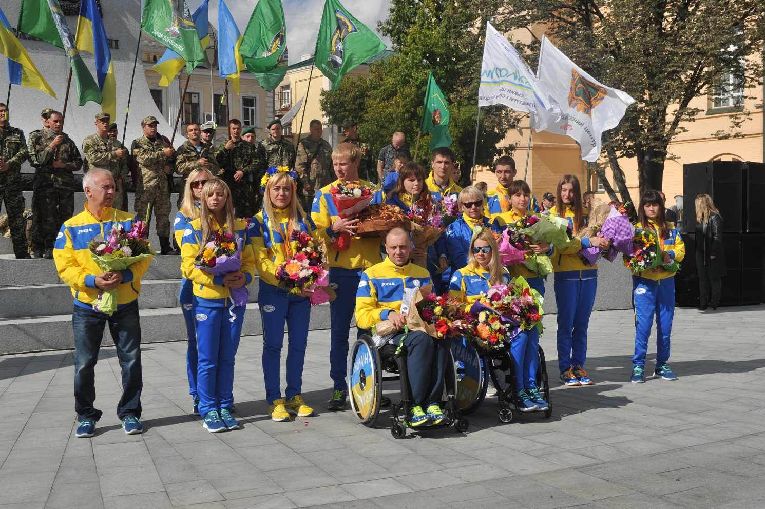 Новость - Спорт - В Харькове паралимпийцев встретили цветами и залпами пушек (фото)