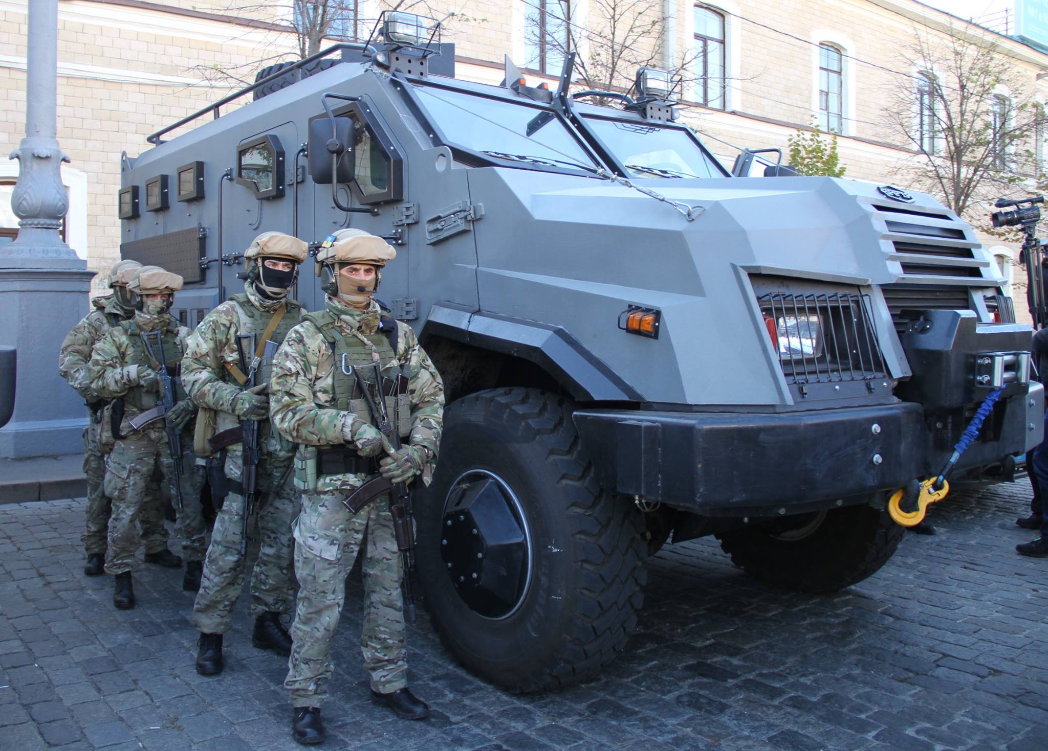 Новость - События - Полюбуйся: харьковская полиция получила новые бронеавтомобили