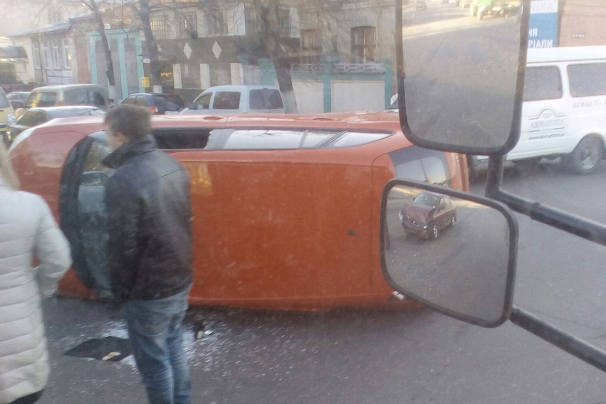 Новость - События - Кувырком: в Харькове произошло ДТП на набережной