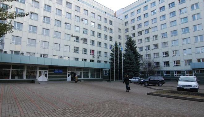Новость - События - Открыто уголовное дело: в Харькове пациент выбросился из окна "неотложки"