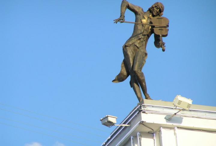 Новость - События - Фельдман прокомментировал требование вернуть скульптуру "на место"