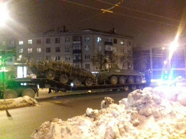Новость - События - Автобус против БТРов: в Харькове ночью произошло ДТП