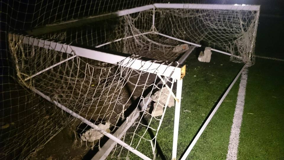 Новость - События - Трагедия на футбольном поле: в Харькове мальчика насмерть придавило воротами