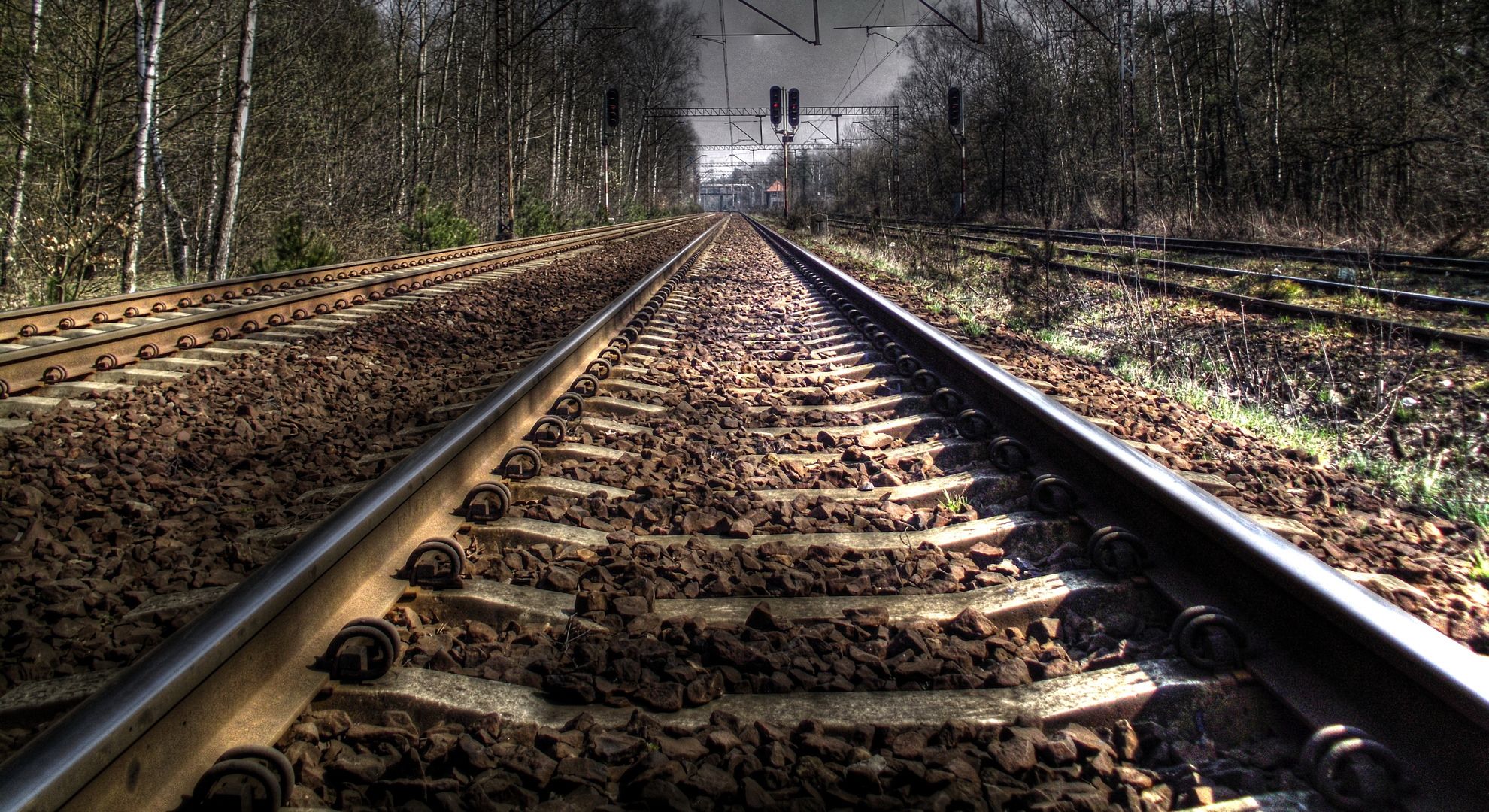 Новость - События - Смотри по сторонам: под Харьковом два человека погибли на железной дороге
