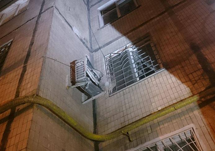 Новость - События - Хотела сделать "селфи": харьковчанка выпала из окна многоэтажки