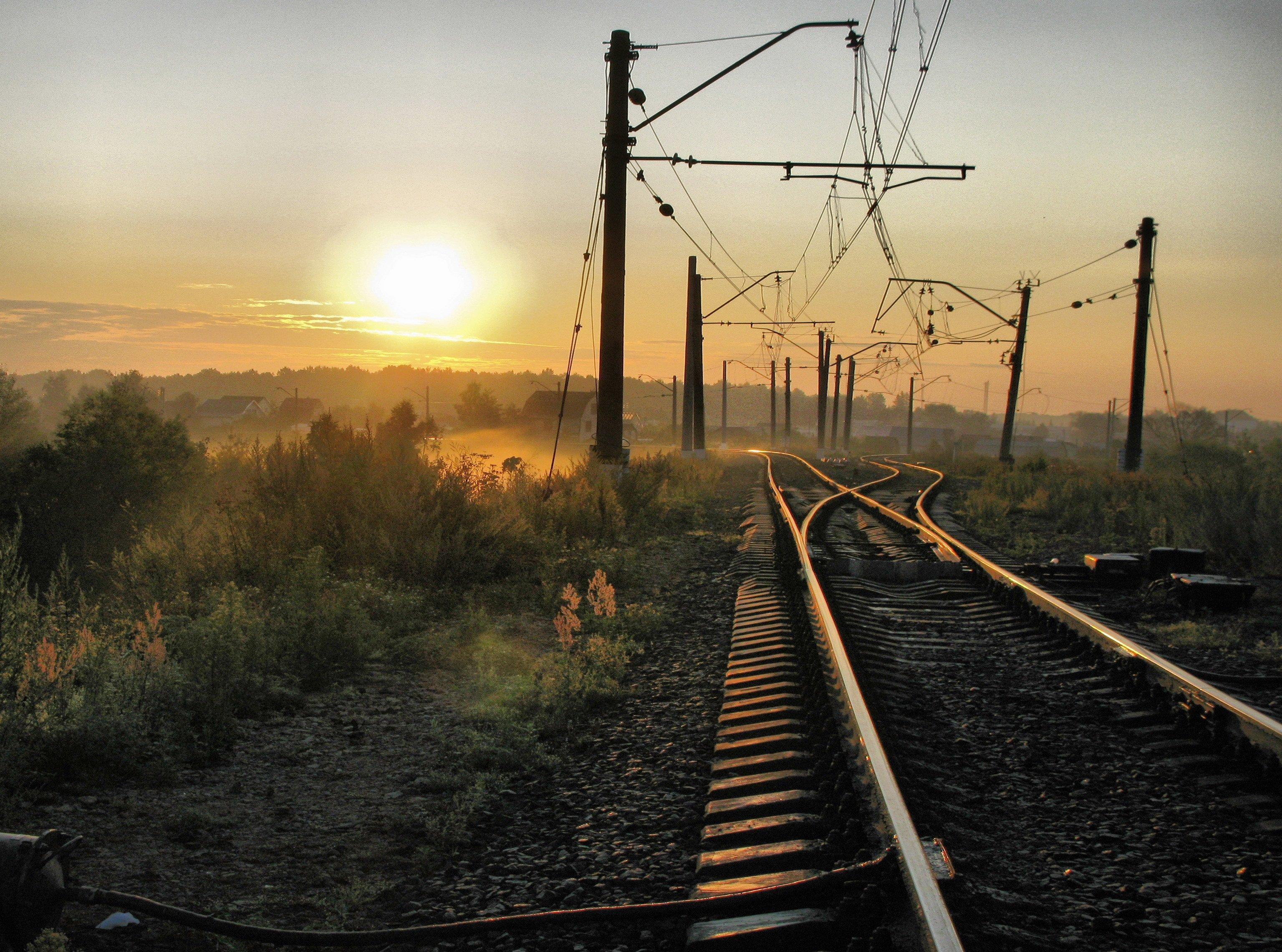 Новость - События - Экстренное торможение не спасло: поезд Одесса-Харьков насмерть сбил молодого парня
