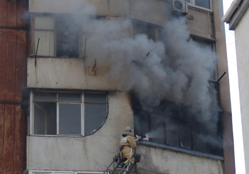 Новость - События - Слабонервным не смотреть: в Харькове мужчина сгорел в квартире, заваленной мусором