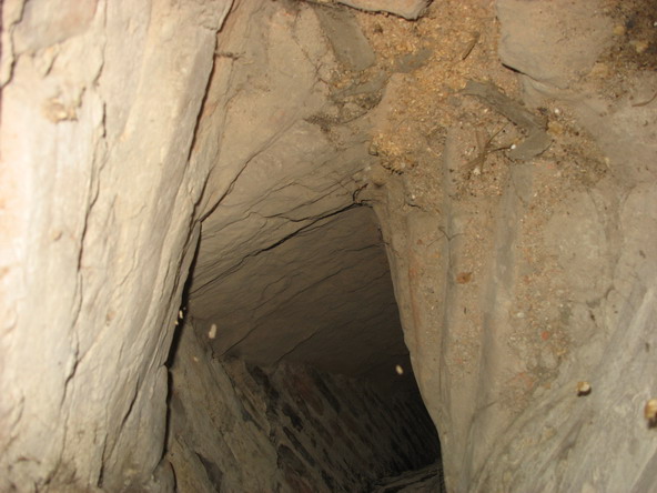 Самостоятельно бродить по харьковским тоннелям - дело опасное. Фото из архива организации "Дети Подземелья".