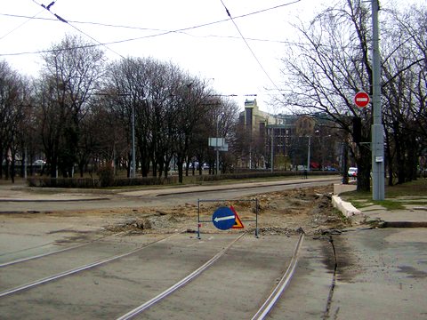 Фото "Вечернего Харькова". Трамвайные пути сносят из-за рынка.