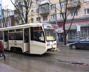 Фото kp.ua. В центре города хотят убрать трамвайные пути. 