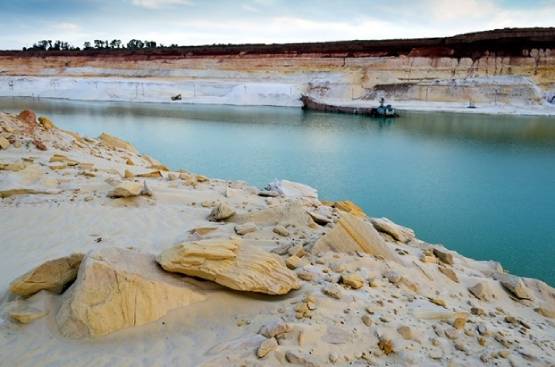 Песчаный кварцевый карьер (Голубое озеро) фото