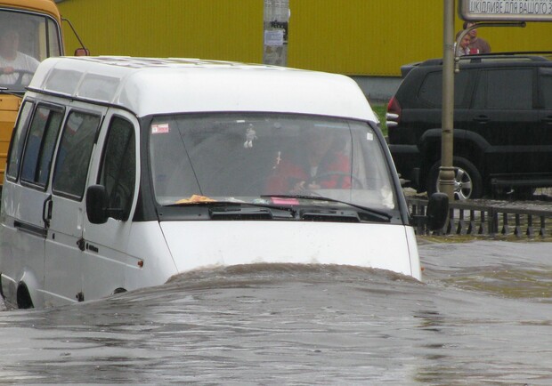 Фото kp.ua. Коммунальщики обещают, что Харьков не затопит. 