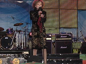 Фото kp.ua. Людмила Марковна на последнем концерте в Харькове 24 августа 2010 года.