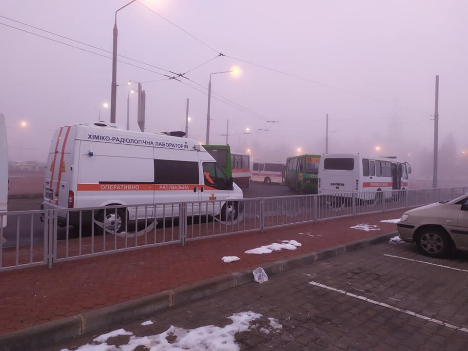 СМИ сообщают, что в Харьков летят эвакуированные из Китая украинцы. Фото: Татьяна Доцяк