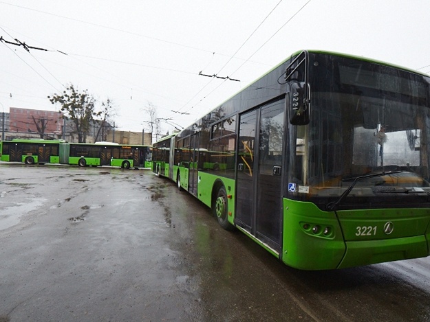 Кернес анонсировал новые троллейбусные маршруты. Фото: горсовет