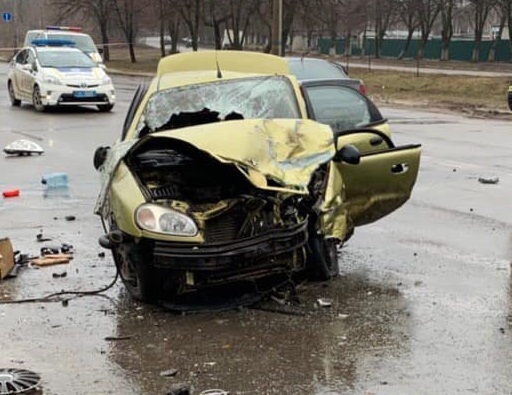 На Рогани пьяный водитель устроил аварию на "встречке". Фото: патрульная полиция
