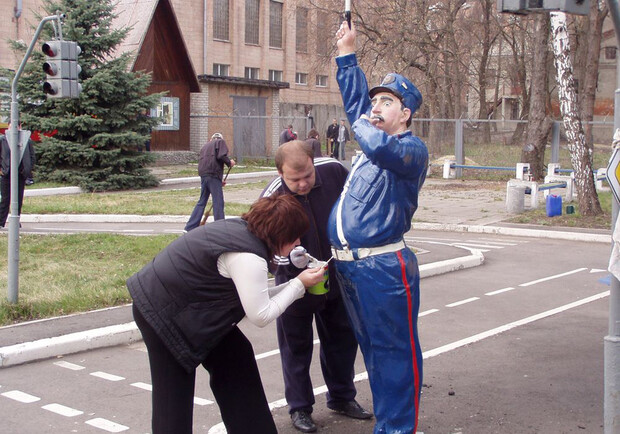 Фото пресс-службы МВД. Милиционеры привели в порядок свои участки и учебный городок. 