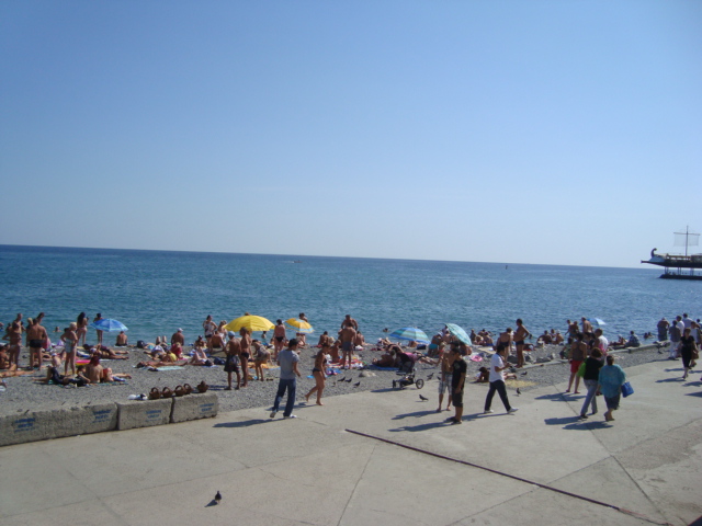 Вода в Черном и Азовском морях еще балует туристов теплом