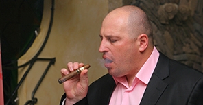 Президент обложил курильщиков огромными штрафами: от одной до 10 тысяч гривен