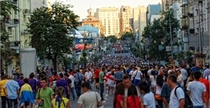 Партия регионов возглавляет предвыборный рейтинг в сентябре - опрос