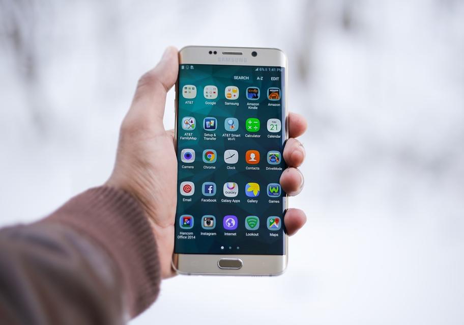 Скачай себе на смартфон: полезные приложения для жителей Днепра