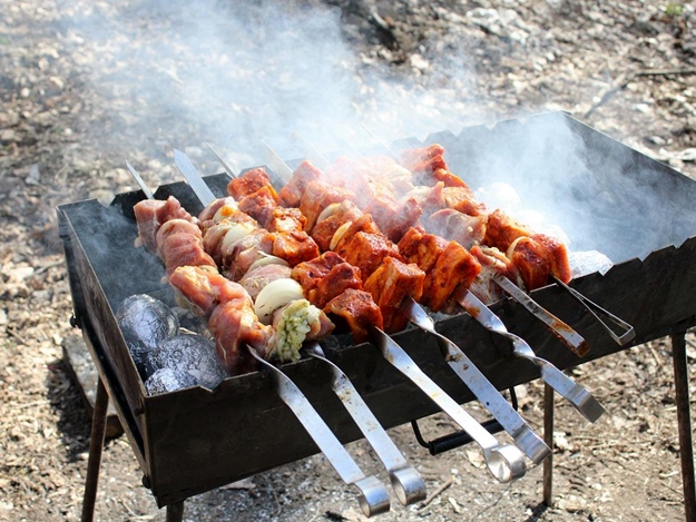 Готовь шампуры: в Киеве подготовили зоны отдыха для пикников