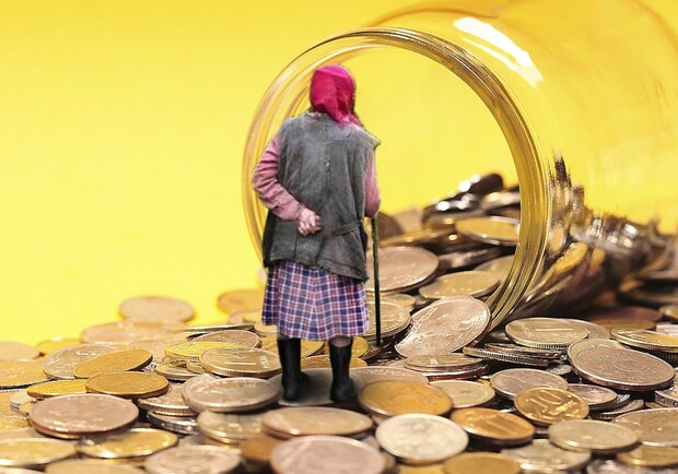Кто и когда получит 1000 гривен к пенсии в Харькове. Фото: mana.su
