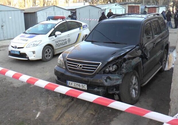 В Харькове криминальный авторитет разбил машины. Фото: ГУ НП в Харьковской области